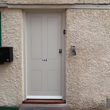 Pass The Keys Renovated Apartment In The Centre Of カンタベリー エクステリア 写真