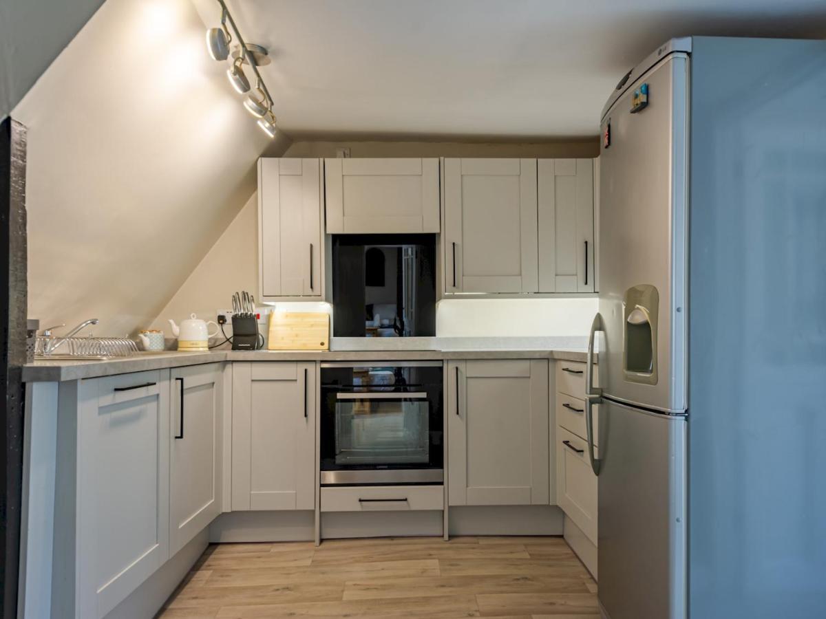 Pass The Keys Renovated Apartment In The Centre Of カンタベリー エクステリア 写真