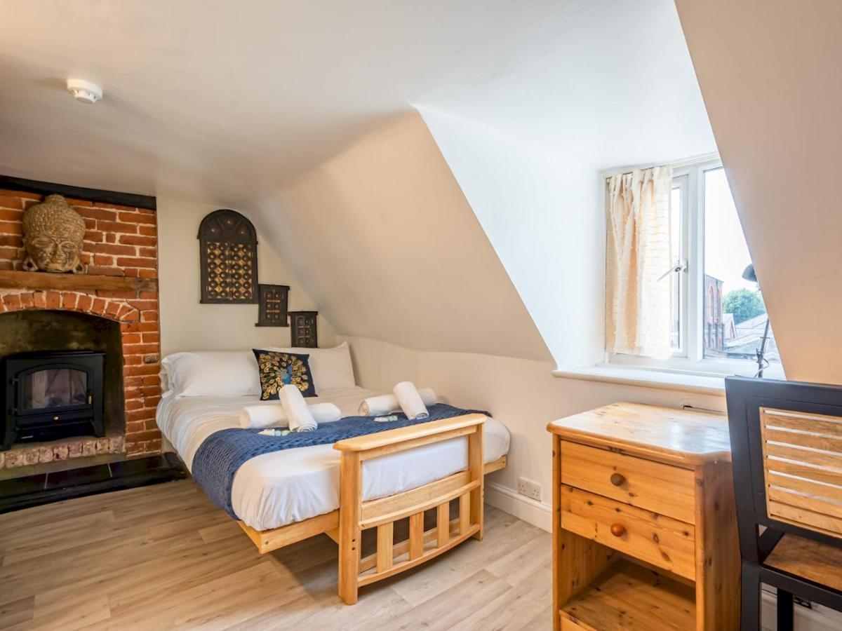 Pass The Keys Renovated Apartment In The Centre Of カンタベリー エクステリア 写真