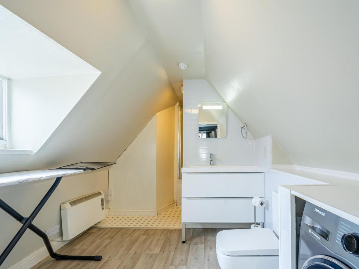 Pass The Keys Renovated Apartment In The Centre Of カンタベリー エクステリア 写真