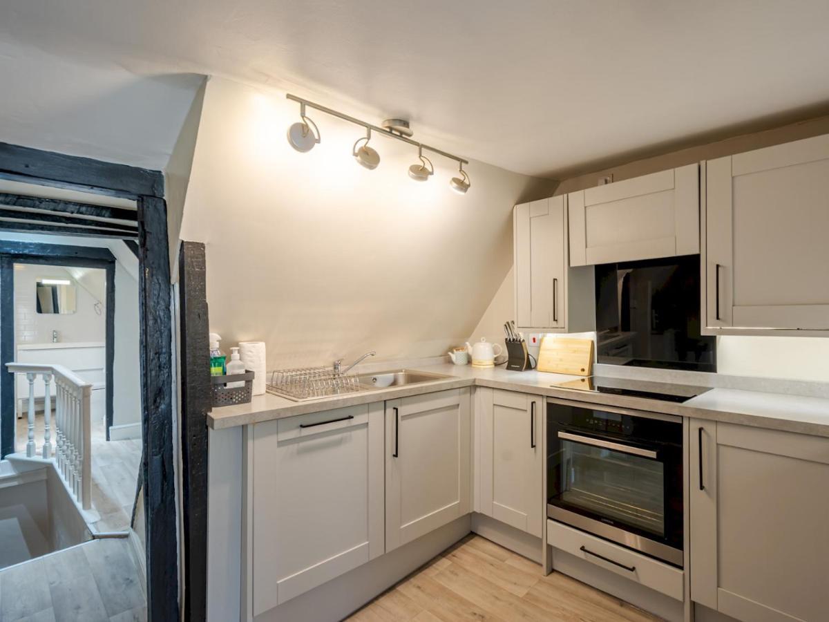 Pass The Keys Renovated Apartment In The Centre Of カンタベリー エクステリア 写真